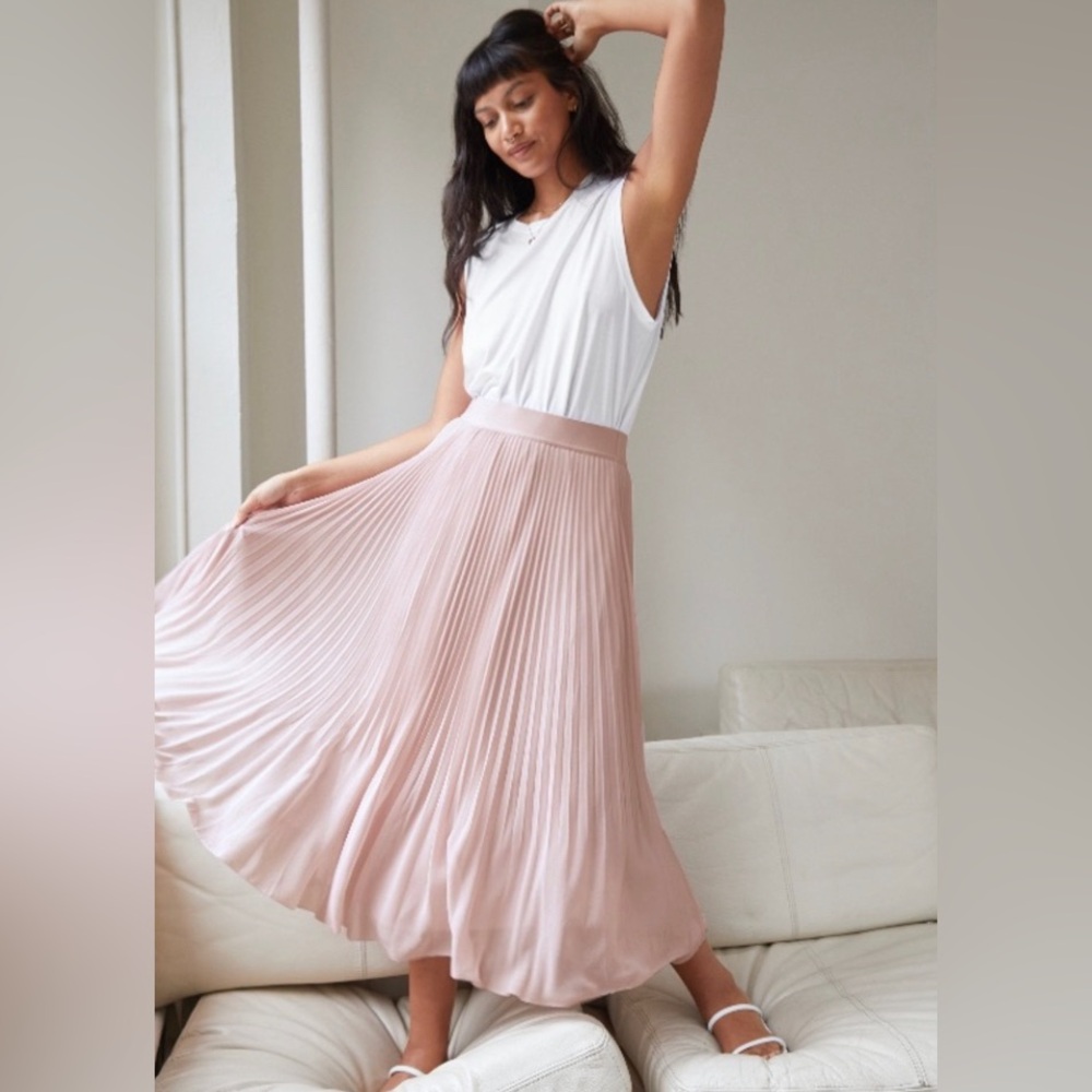 Aritzia Wilfred Twirl Formal Wedding Pleated Midi Skirt — Light Blush Pink Sz S